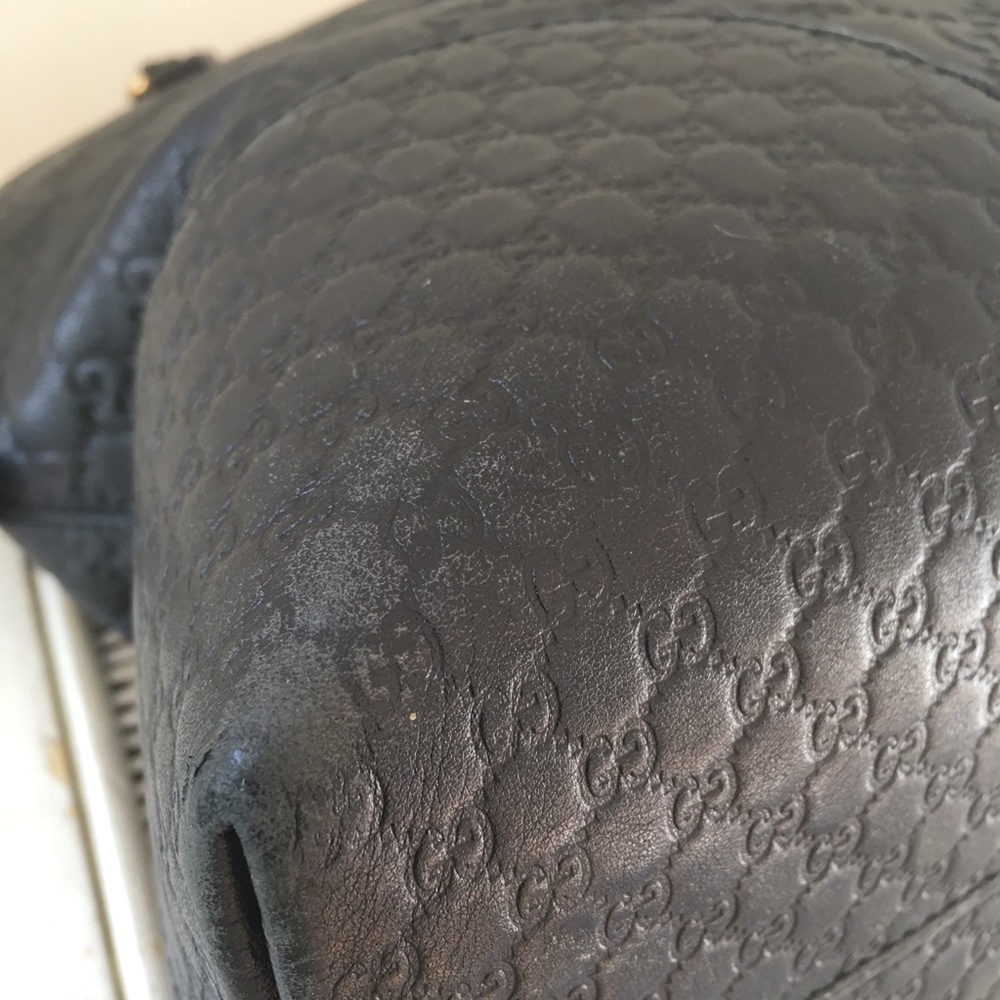 GUCCI monogramed black leather, zip closure, gold hardware, authentic π― - Picture 7 of 8